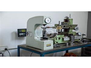 布氏硬（yìng）度計