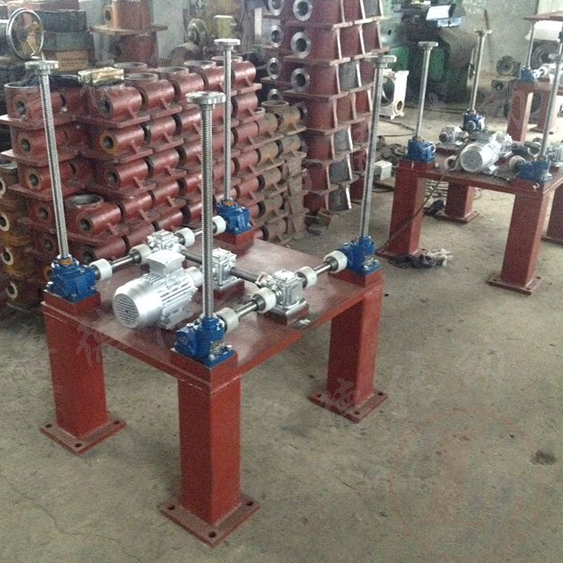 <strong>蝸（wō）輪升降平台</strong>