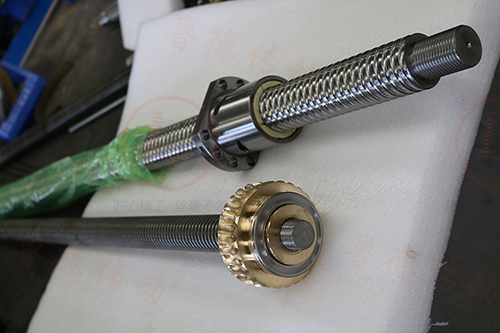 絲杆升降機選型參數