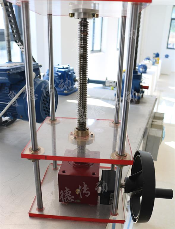 手搖絲（sī）杆升降平台