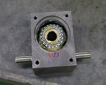 滾珠絲杆升降（jiàng）機